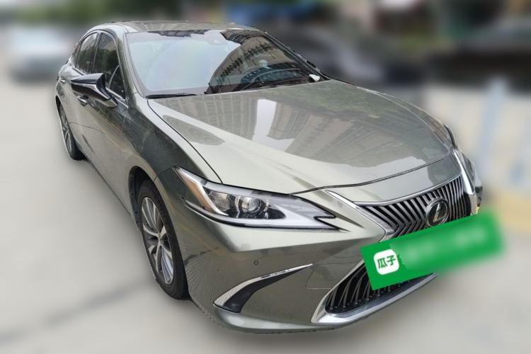 Used Lexus ES 2020 200 Excellence Edition Front Right 45 Deg