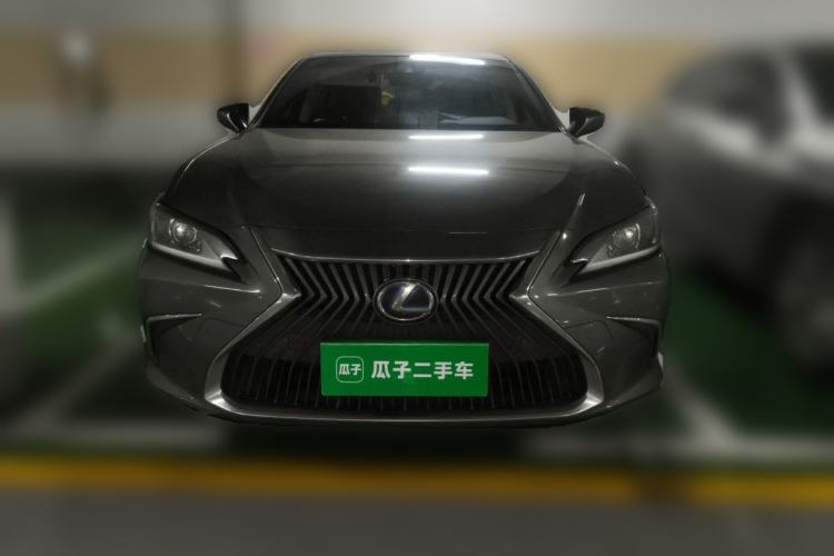 Used Lexus ES 2020 300h Premier Edition Front
