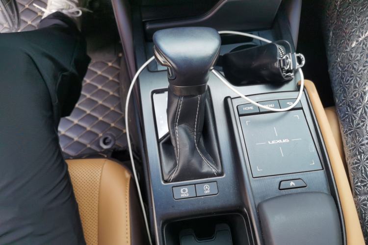 Used Lexus ES 2020 200 Excellence Edition Gear Lever