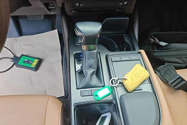 Used Lexus ES 2020 200 Excellence Edition Gear Lever