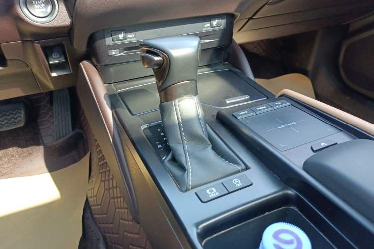 Used Lexus ES 2020 200 Excellence Edition Gear Lever