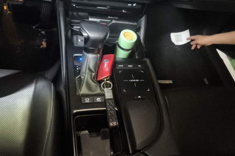 Used Lexus ES 2020 300h Premier Edition Gear Lever