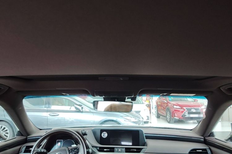 Used Lexus ES 2020 300h Premier Edition Headliner