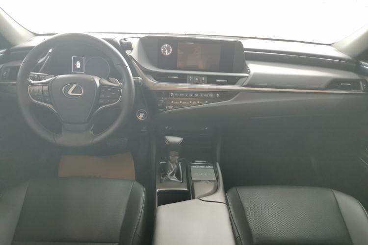 Used Lexus ES 2020 200 Excellence Edition Interior 3