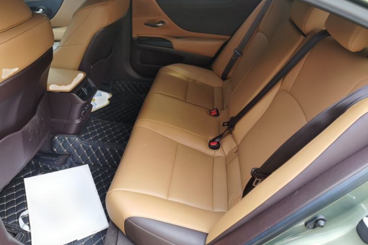 Used Lexus ES 2020 200 Excellence Edition Interior 4