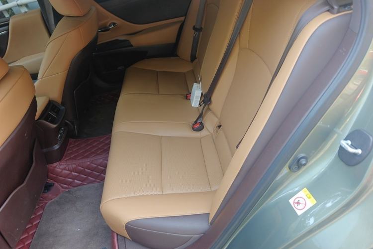 Used Lexus ES 2020 200 Excellence Edition Interior 4