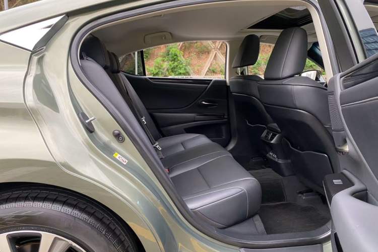 Used Lexus ES 2020 200 Excellence Edition Interior 5