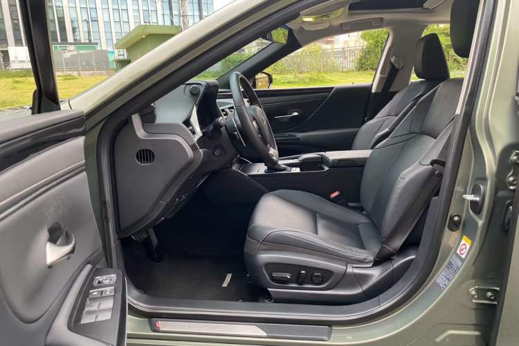 Used Lexus ES 2020 200 Excellence Edition Interior 6