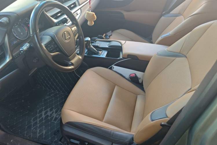 Used Lexus ES 2020 200 Excellence Edition Left Front Seat