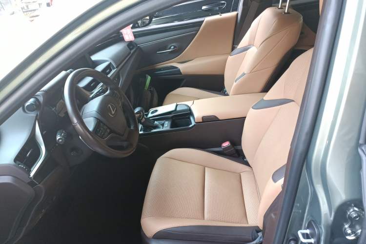Used Lexus ES 2020 200 Excellence Edition Left Front Seat