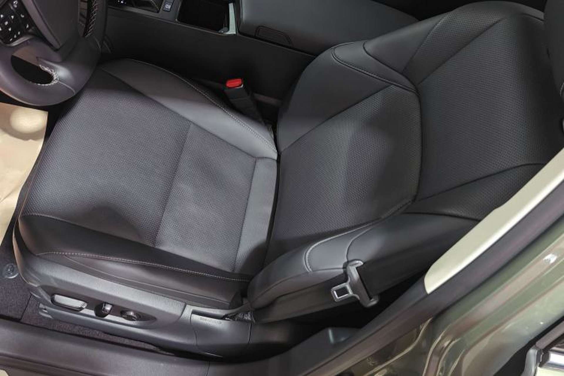 Used Lexus ES 2020 200 Excellence Edition Left Front Seat