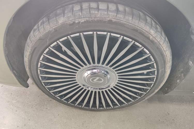 Used Lexus ES 2020 200 Excellence Edition Left Front Wheel Hub