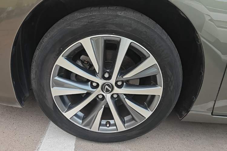 Used Lexus ES 2020 200 Excellence Edition Left Front Wheel Hub