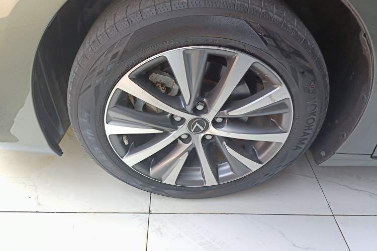 Used Lexus ES 2020 200 Excellence Edition Left Front Wheel Hub