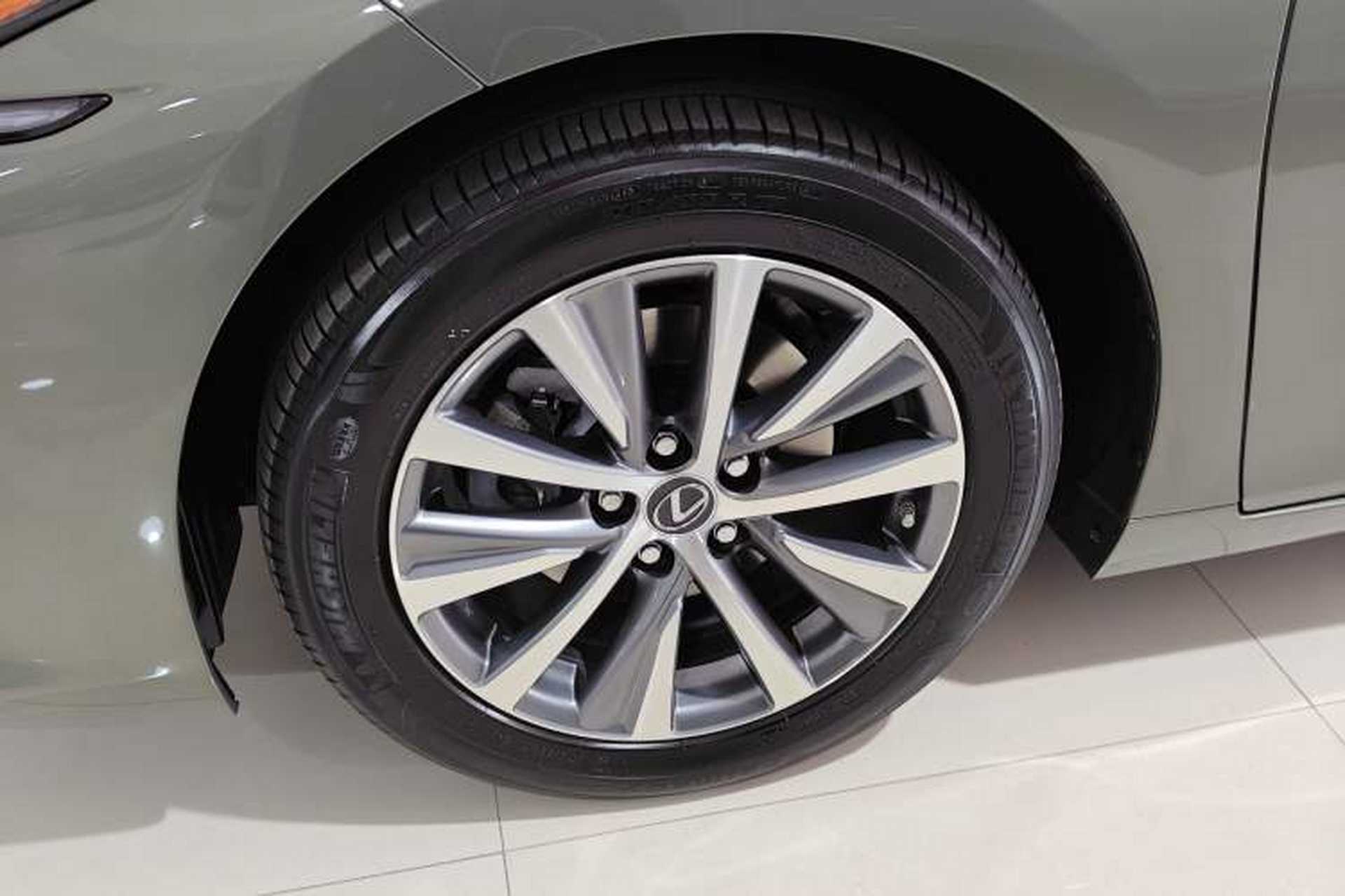 Used Lexus ES 2020 200 Excellence Edition Left Front Wheel Hub
