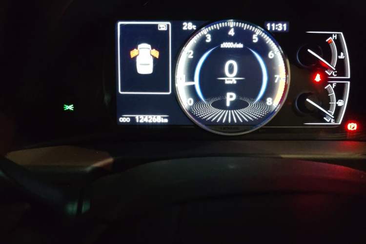 Used Lexus ES 2020 200 Excellence Edition Odometer Close Up
