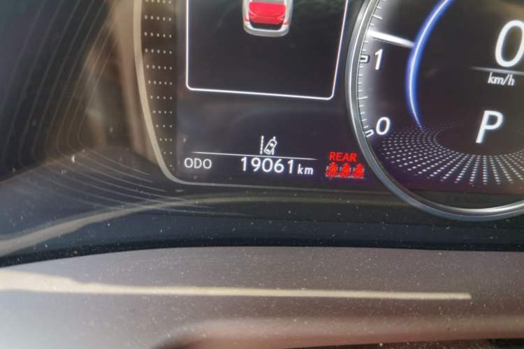 Used Lexus ES 2020 200 Excellence Edition Odometer Close Up