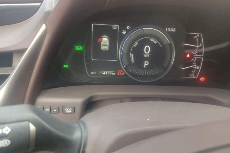 Used Lexus ES 2020 300h Deluxe Edition Odometer Close Up