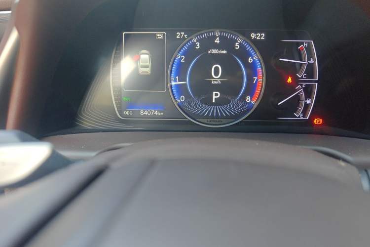 Used Lexus ES 2020 200 Excellence Edition Odometer Close Up