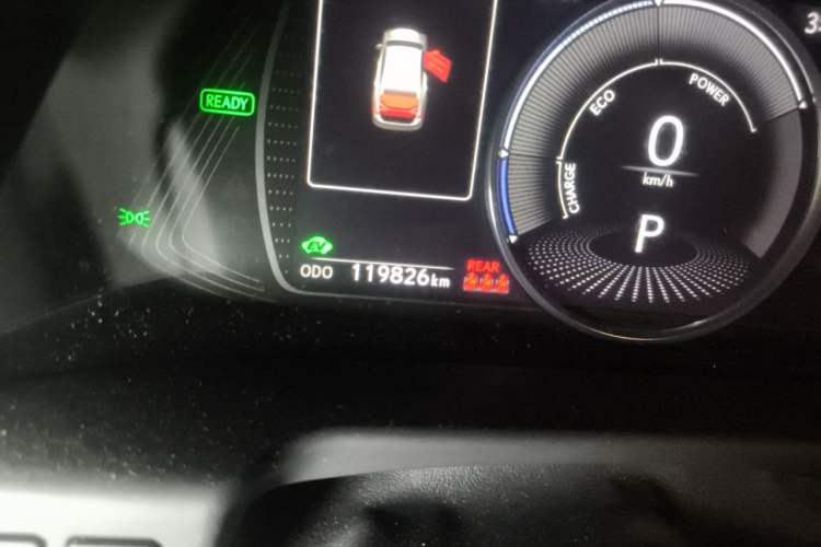 Used Lexus ES 2020 300h Premier Edition Odometer Close Up