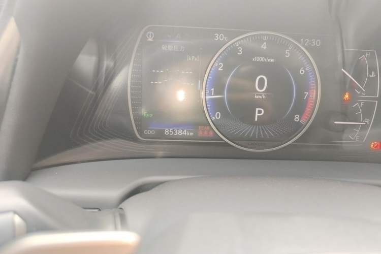 Used Lexus ES 2020 200 Excellence Edition Odometer Close Up