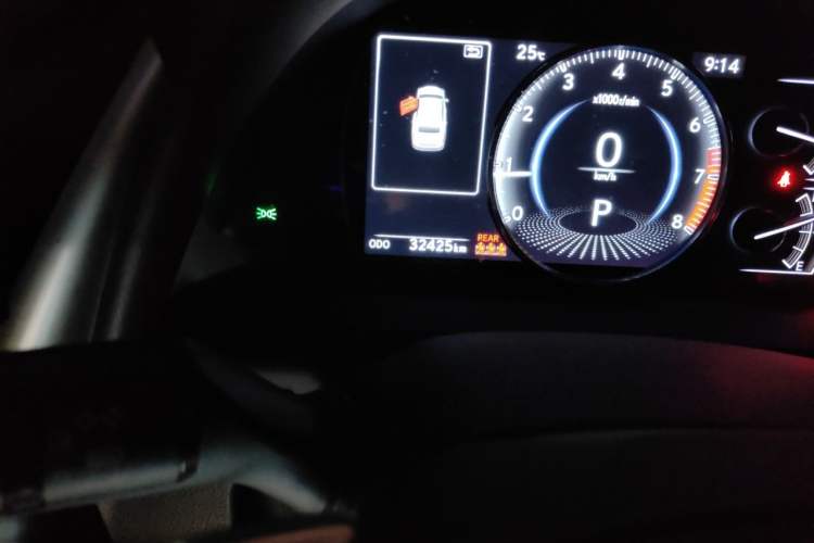 Used Lexus ES 2020 200 Excellence Edition Odometer Close Up