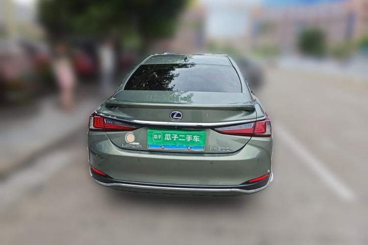 Used Lexus ES 2020 300h Premier Edition Rear