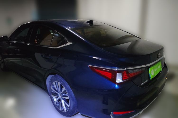 Used Lexus ES 2020 200 Excellence Edition Rear Left 45 Deg