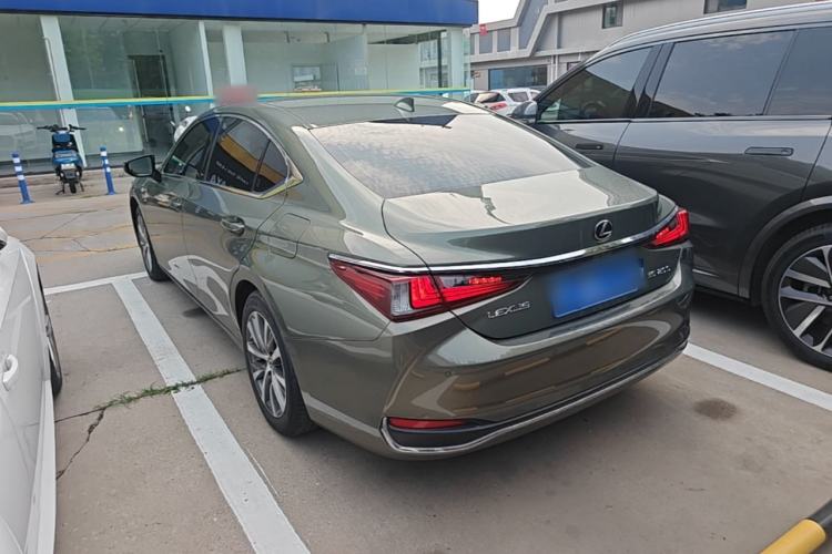 Used Lexus ES 2020 200 Excellence Edition Rear Left 45 Deg