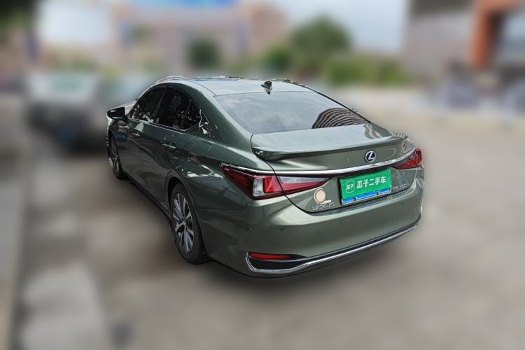 Used Lexus ES 2020 300h Premier Edition Rear Left 45 Deg