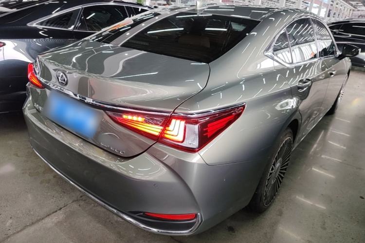 Used Lexus ES 2020 200 Excellence Edition Rear Right 45 Deg