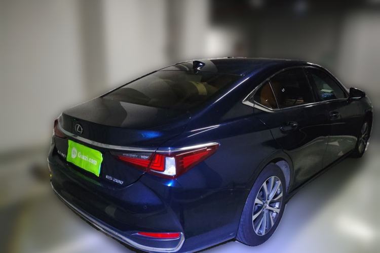 Used Lexus ES 2020 200 Excellence Edition Rear Right 45 Deg