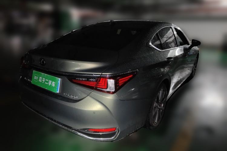 Used Lexus ES 2020 200 Excellence Edition Rear Right 45 Deg