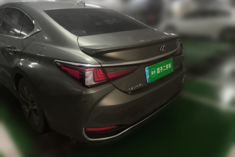 Used Lexus ES 2020 300h Premier Edition Rear