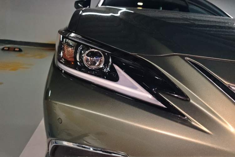 Used Lexus ES 2020 200 Excellence Edition Right Front Headlight