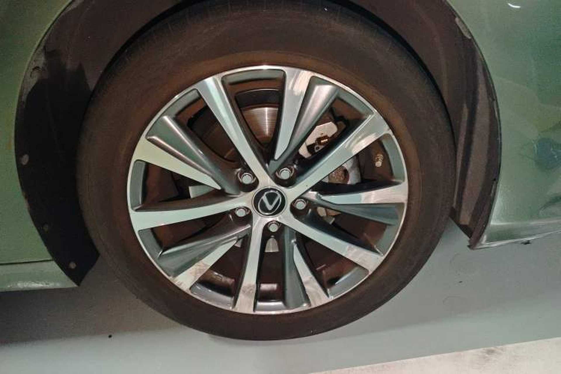Used Lexus ES 2020 200 Excellence Edition Right Front Wheel Hub