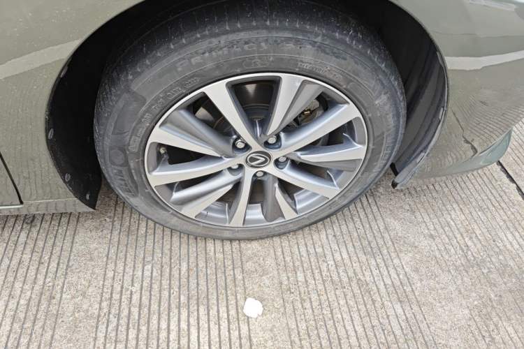 Used Lexus ES 2020 300h Premier Edition Right Front Wheel Hub