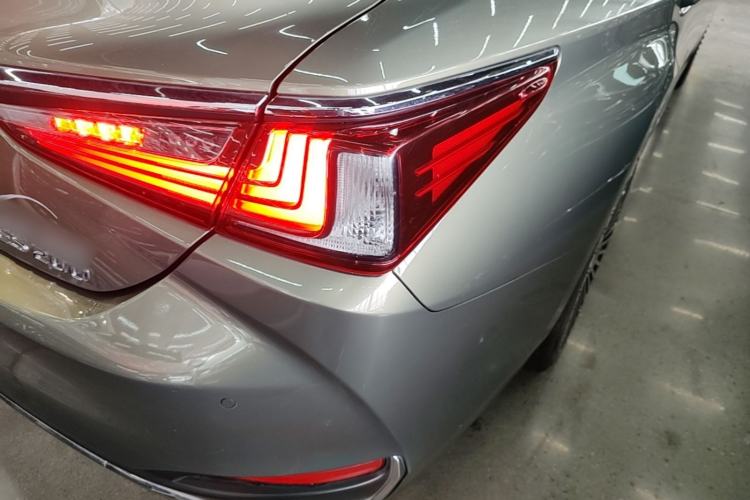 Used Lexus ES 2020 200 Excellence Edition Right Rear Taillight