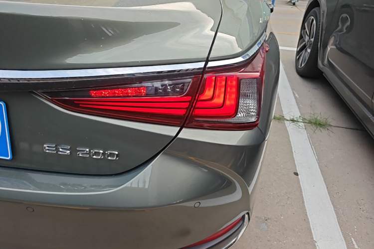 Used Lexus ES 2020 200 Excellence Edition Right Rear Taillight