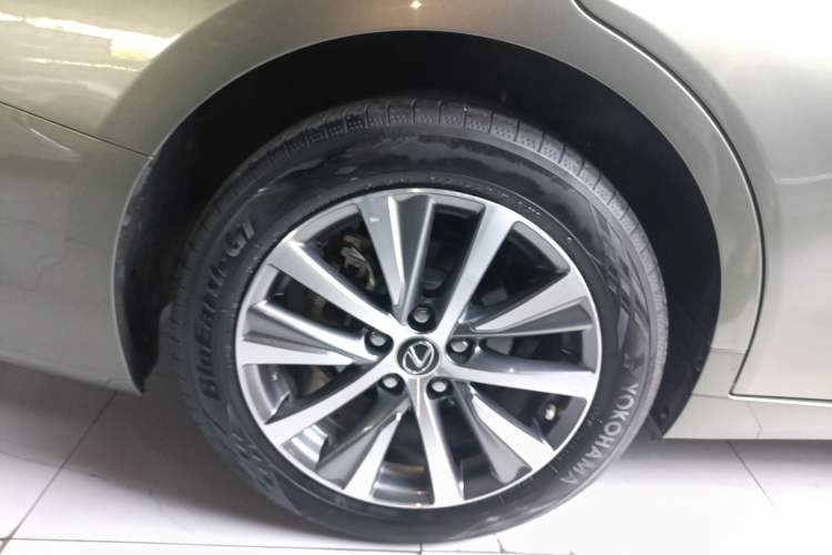 Used Lexus ES 2020 200 Excellence Edition Right Rear Wheel Hub