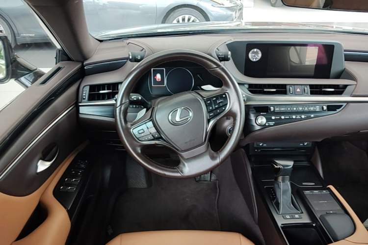 Used Lexus ES 2020 300h Premier Edition Steering Wheel