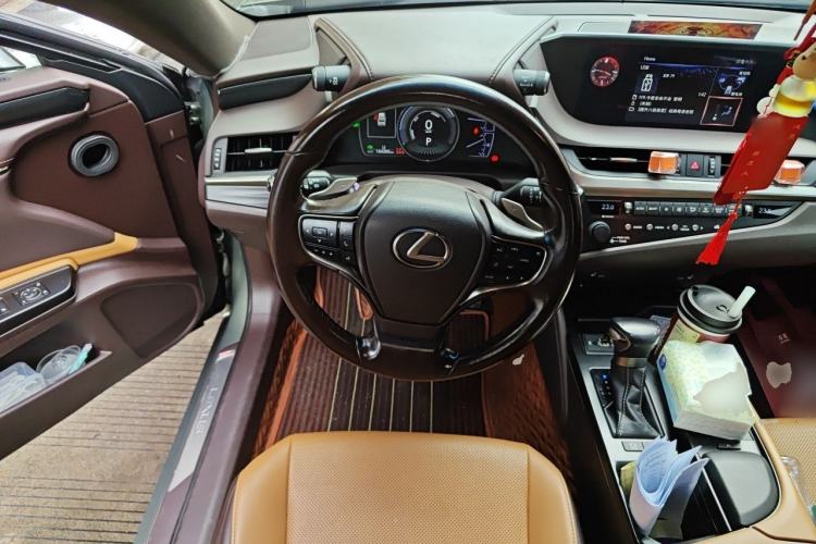 Used Lexus ES 2020 300h Premier Edition Steering Wheel