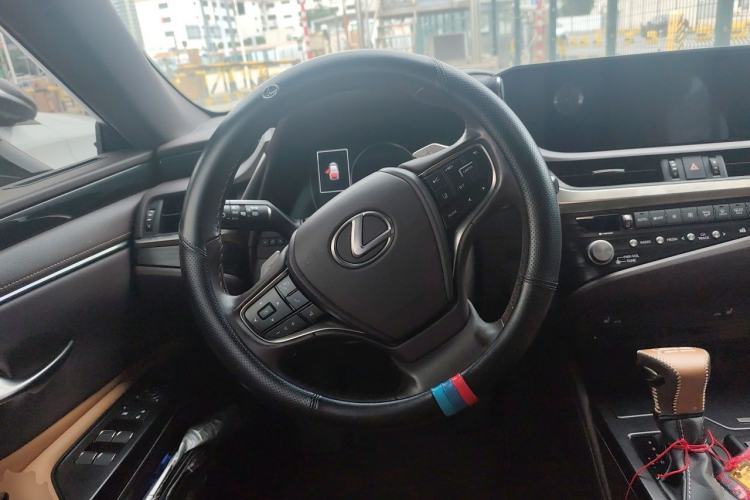 Used Lexus ES 2020 300h Premier Edition Steering Wheel