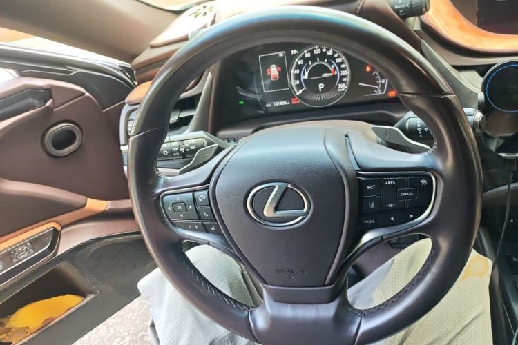 Used Lexus ES 2020 200 Excellence Edition Steering Wheel