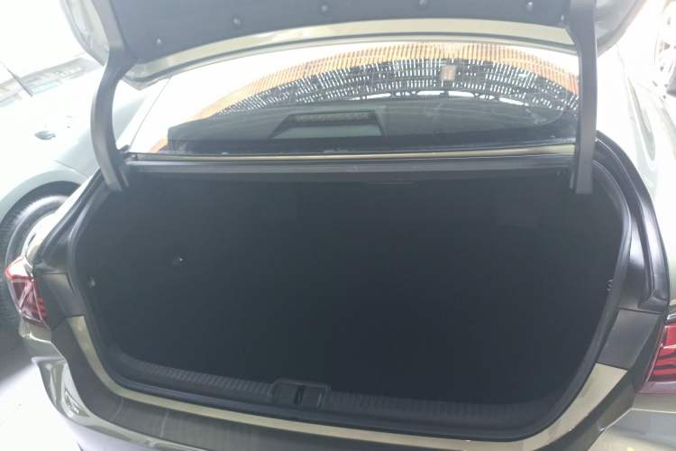 Used Lexus ES 2020 200 Excellence Edition Trunk