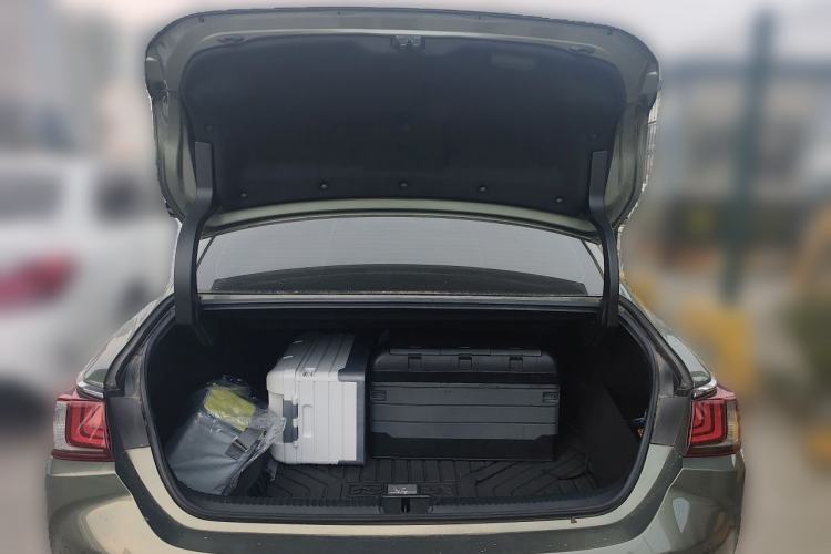 Used Lexus ES 2020 300h Premier Edition Trunk
