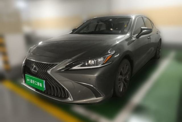 Used Lexus ES 2020 300h Premier Edition