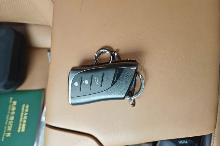 Used Lexus ES 2020 300h Premier Edition Vehicle Key