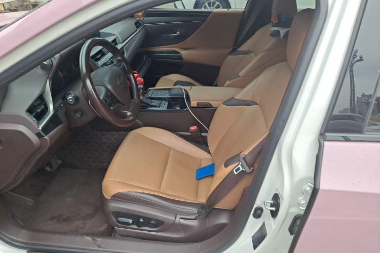 Used Lexus ES 2020 200 Excellence Edition Left Front Seat
