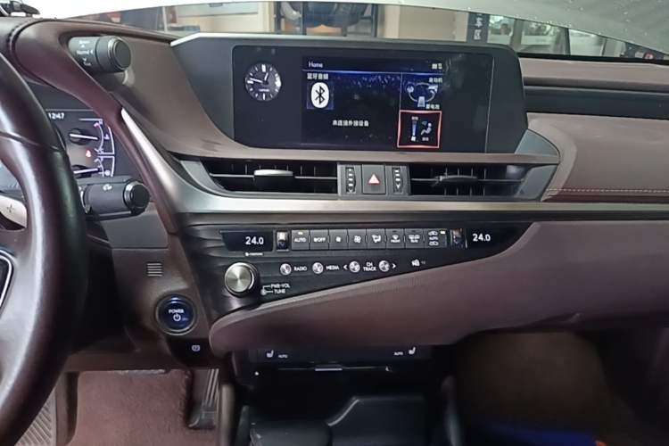 Used Lexus ES 2020 300h Premier Edition Audio And AC Panel
